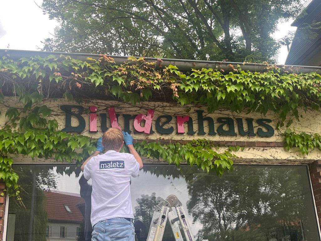 Blumenhaus wird Bilderhaus, 2024, Philipp Wiegandt